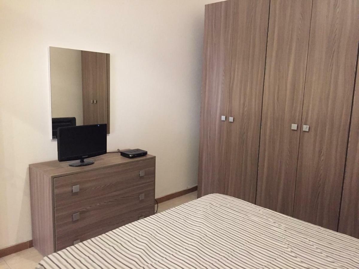 Onax Rooms Cagliari Buitenkant foto